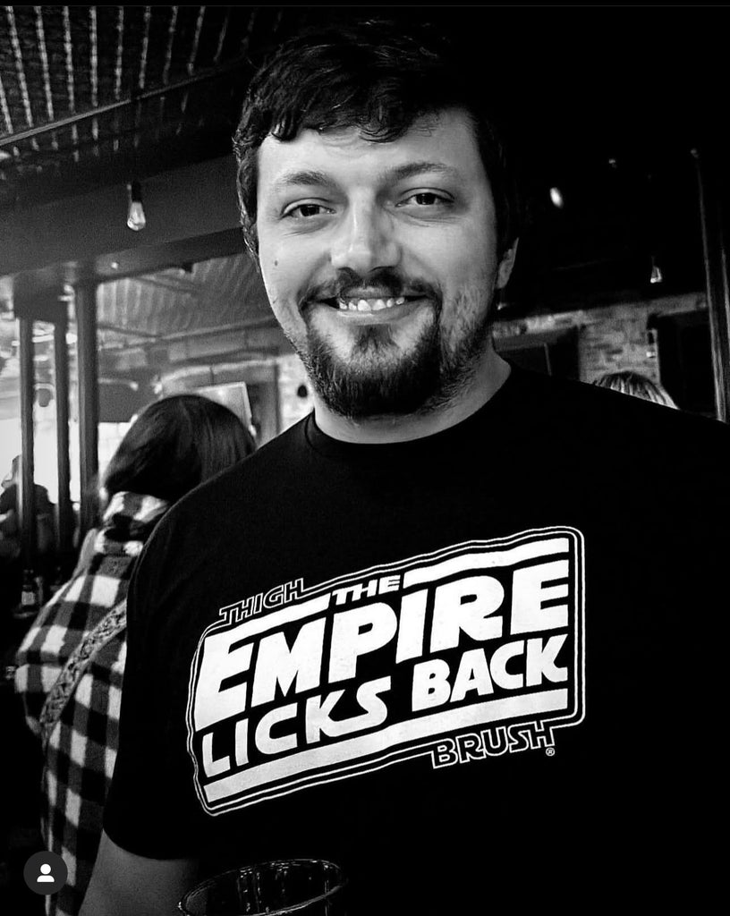 THIGHBRUSH® - THE EMPIRE LICKS BACK - Men's T-Shirt - Black